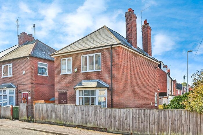 3 Bedroom Detached House For Sale In Kitchener Drive, Mansfield, Nottinghamshire, NG18