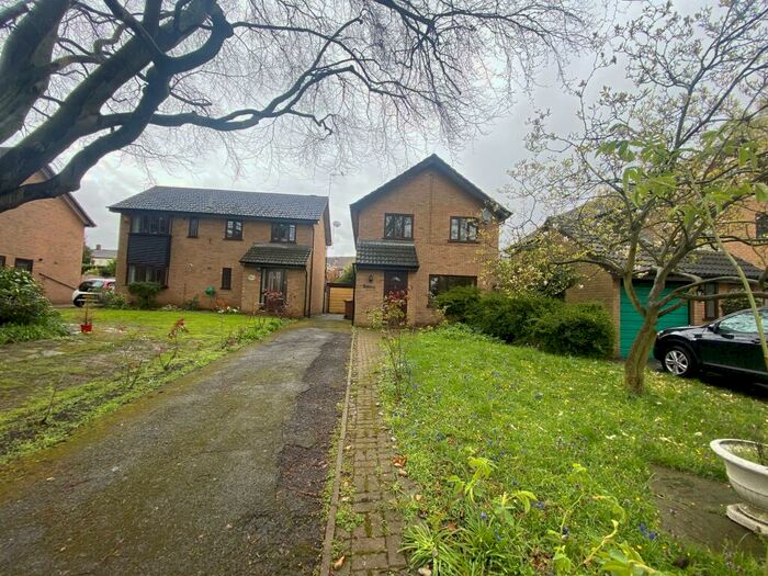 4 Bedroom Detached House To Rent In The Avenue, Cliftonville, NN1