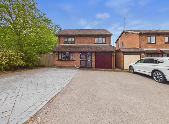 4 Bedroom Detached House For Sale In College Farm Drive, Birmingham, B23