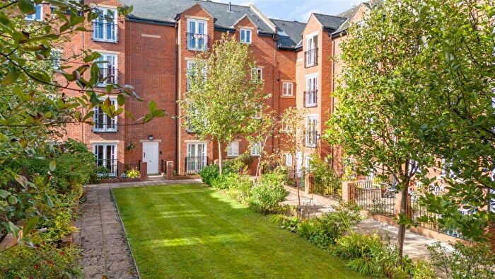 2 Bedroom Apartment For Sale In Stainthorpe Court, Hexham, NE46