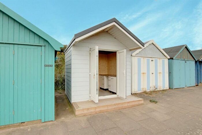 Chalet For Sale In South Promenade, Sutton-On-Sea, LN12