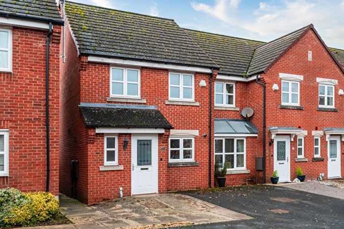 3 Bedroom End Of Terrace House To Rent In All Saints Place, Bromsgrove, B61