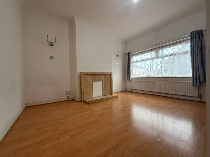 4 Bedroom Semi-Detached House To Rent In Weston Drive, Stanmore, Greater London, HA7