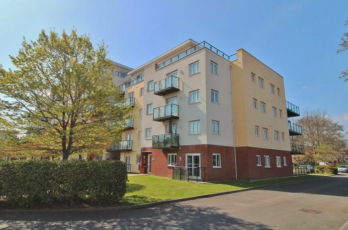 2 Bedroom Apartment To Rent In Gisors Road, Southsea, PO4
