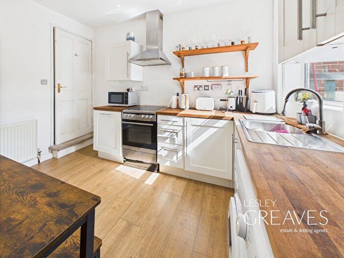 2 Bedroom End Of Terrace House For Sale In Victor Terrace, Nottingham, NG5