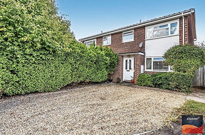 3 Bedroom Semi-Detached House For Sale In Lightsfield, Oakley, RG23
