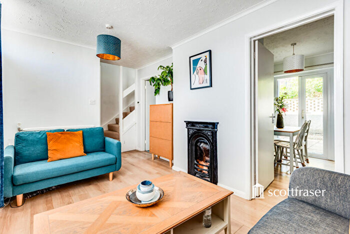 2 Bedroom House To Rent In Shelford Place, Headington, OX3