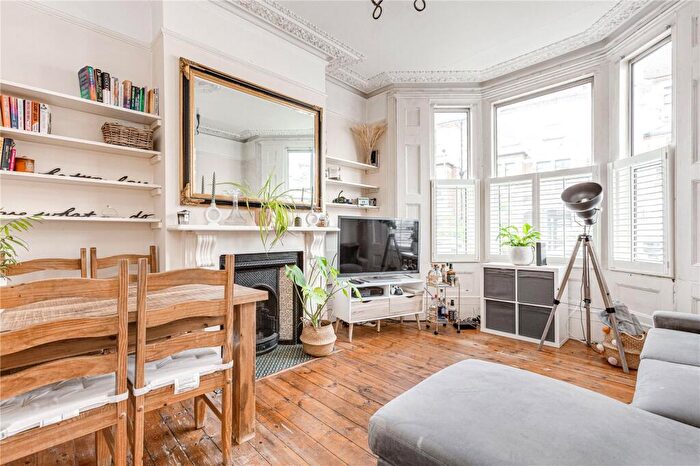 2 Bedroom Flat To Rent In Lavender Sweep, Clapham Junction, SW11