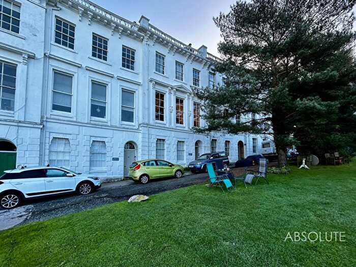 2 Bedroom Flat To Rent In Lisburne Crescent, Torquay, TQ1