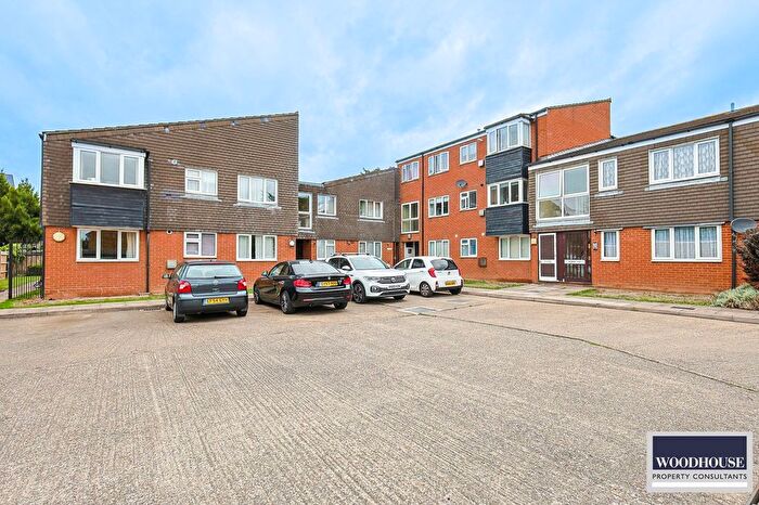 1 Bedroom Flat For Sale In Claire Court, Springfield Road, Cheshunt, EN8