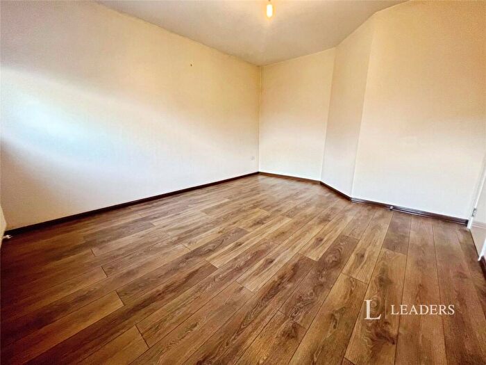 2 Bedroom Flat To Rent In North Street, PE10