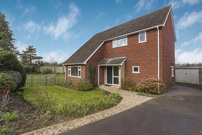 3 Bedroom Detached House For Sale In Church Road, Radley, OX14