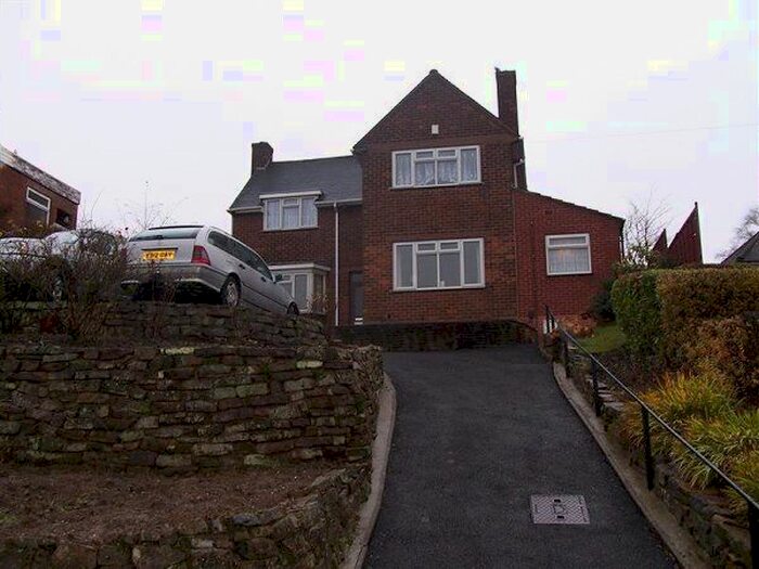 3 Bedroom Detached House To Rent In New Birmingham Road, Birmingham, Tividale Oldbury, B69
