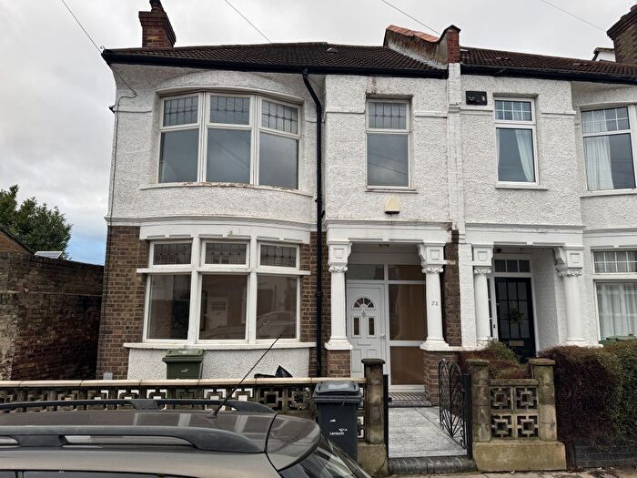 3 Bedroom Semi-Detached House To Rent In Guildersfield Road, Streatham, London, SW16