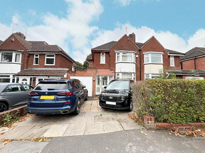 3 Bedroom Semi-Detached House For Sale In Arnold Road, Shirley, B90