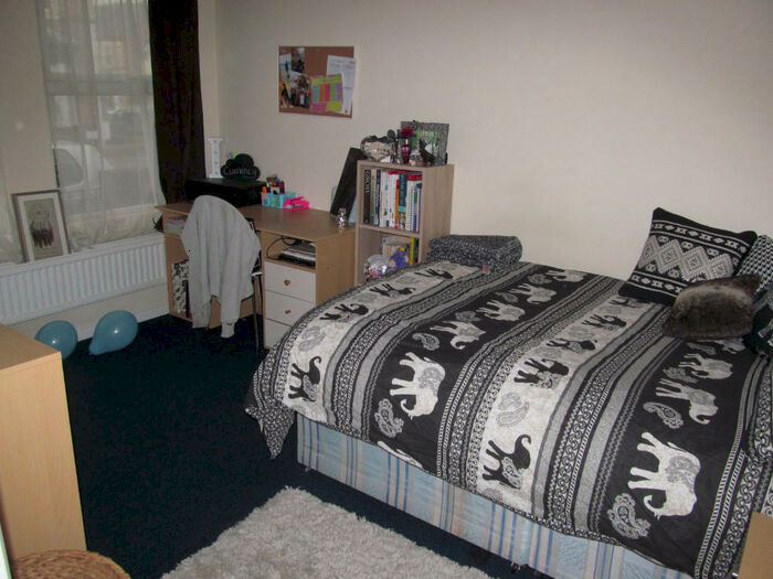 4 Bedroom Terraced House To Rent In Pitcroft Avenue, Reading, Berkshire, RG6