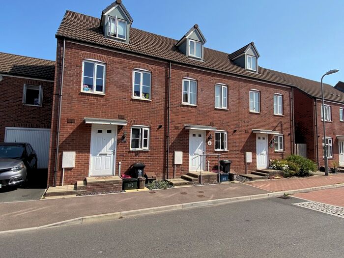 3 Bedroom Town House To Rent In Lysaght Way, Newport, NP19
