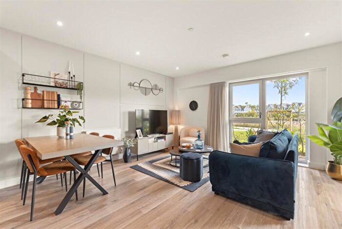 2 Bedroom Apartment For Sale In Flagstaff Road, Reading, RG2