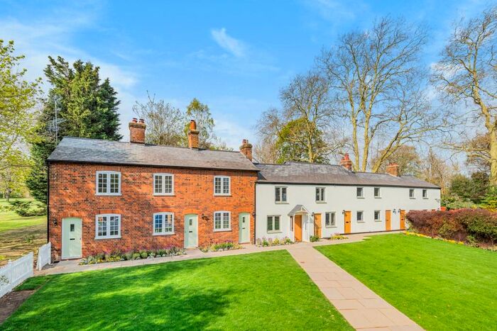 2 Bedroom End Of Terrace House To Rent In Letter Box Row, Gosmore, Hitchin, SG4