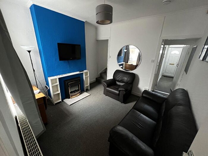 3 Bedroom House To Rent In Tiverton Road, Selly Oak, Birmingham, West Midlands, B29