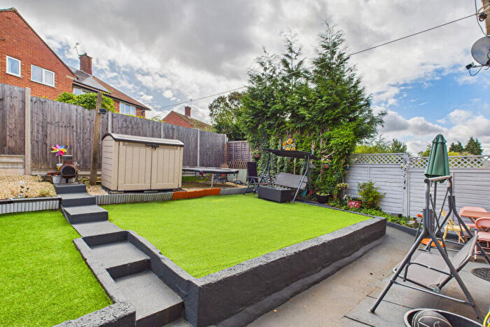 3 Bedroom Semi Detached House For Sale In Northridge Way, Hemel Hempstead, HP1