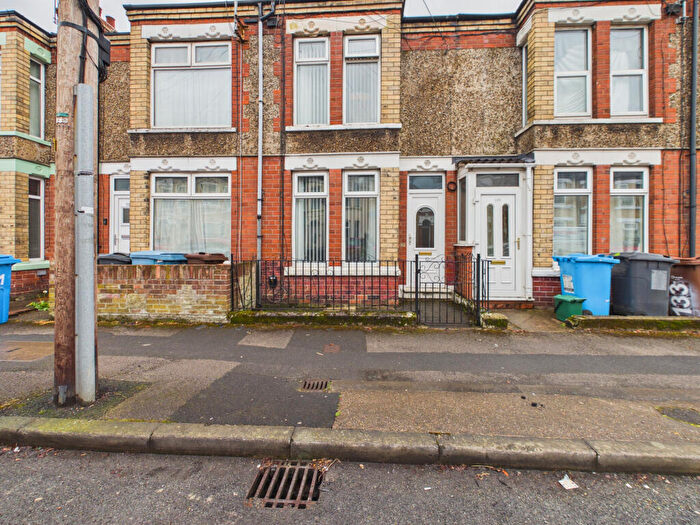 2 Bedroom Terraced House For Sale In Wharncliffe Street, Hull, HU5