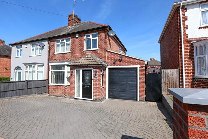 3 Bedroom Semi-Detached House To Rent In Cardinals Walk, Leicester, LE5