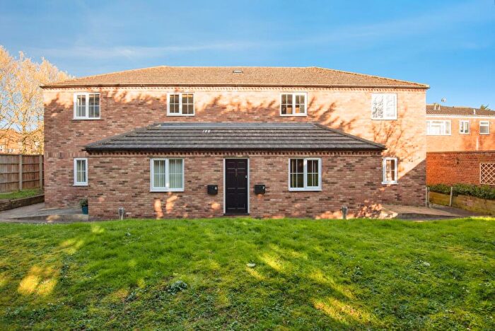 2 Bedroom Flat For Sale In Bedford Road, Hitchin, Hertfordshire, SG5