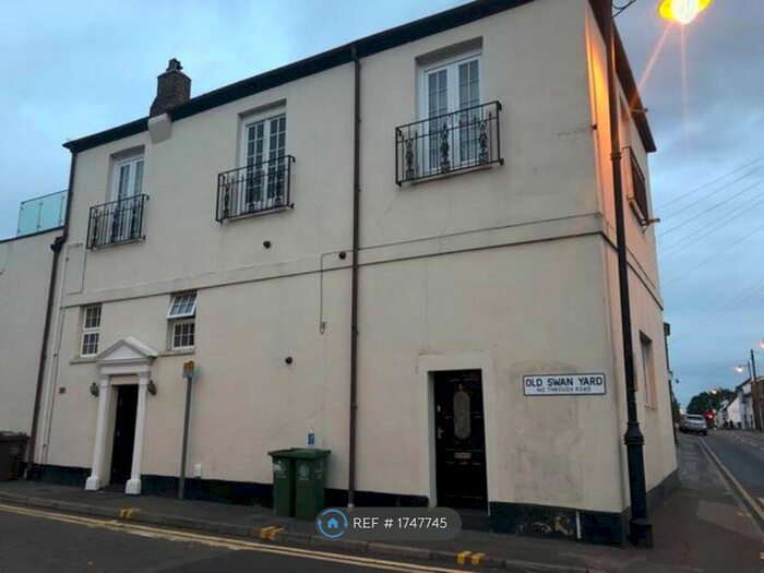 2 Bedroom Flat To Rent In West Street, Carshalton, SM5