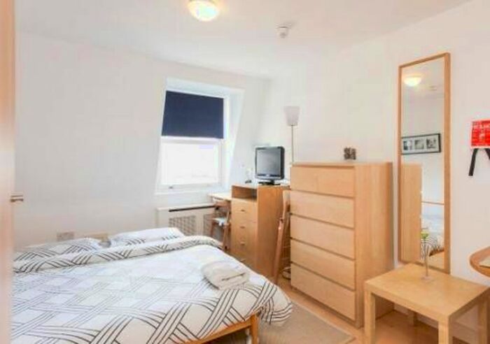 Studio To Rent In Penywern Road, Earls Court, London, SW5