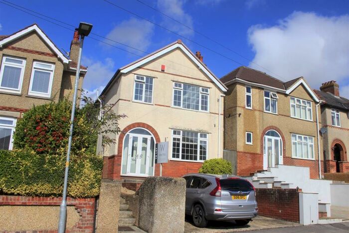 5 Bedroom Town House To Rent In New Zealand Avenue, Salisbury, SP2