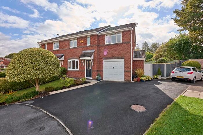 3 Bedroom Semi-Detached House For Sale In Karen Road, Wigan, WN1