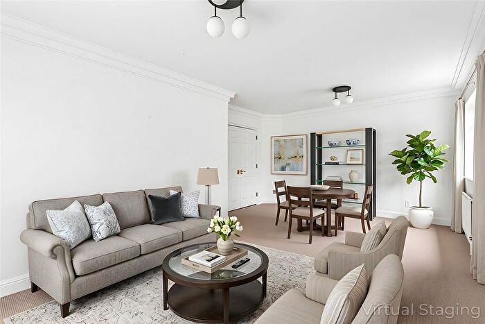 2 Bedroom Flat For Sale In Allum Lane, Elstree, Borehamwood, Hertfordshire, WD6