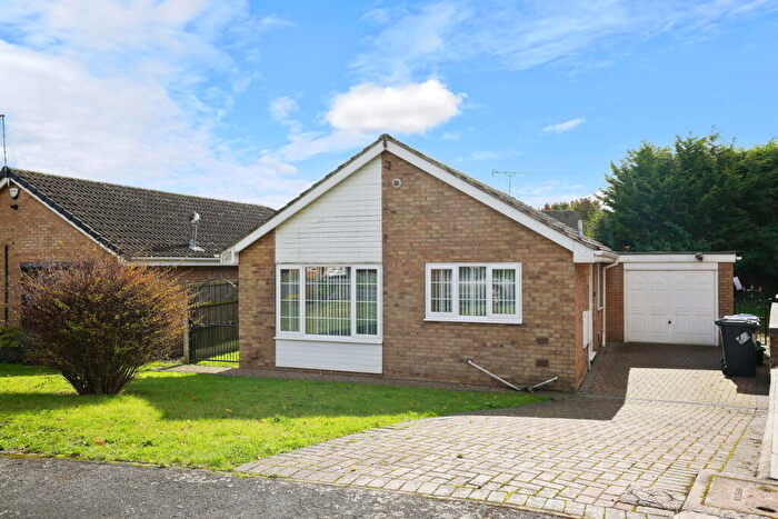 2 Bedroom Detached Bungalow To Rent In Lindholme Drive, Rossington, Doncaster, DN11