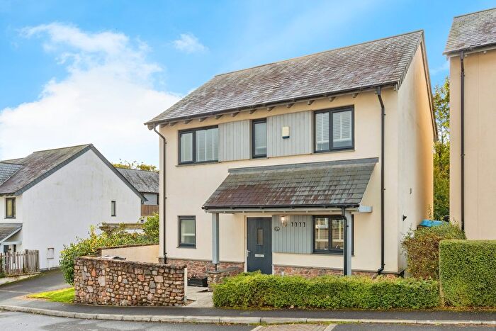 3 Bedroom Detached House For Sale In Weavers Way, Dartington, Totnes, Devon, TQ9