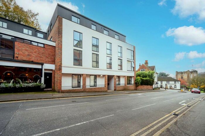 2 Bedroom Flat To Rent In Sydenham Road, , Guildford, GU1