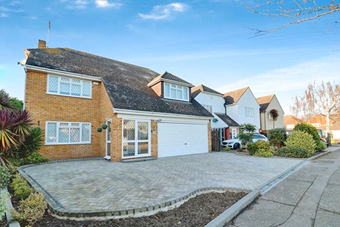 4 Bedroom Flat To Rent In Bishopsteignton, Southend On Sea, SS3