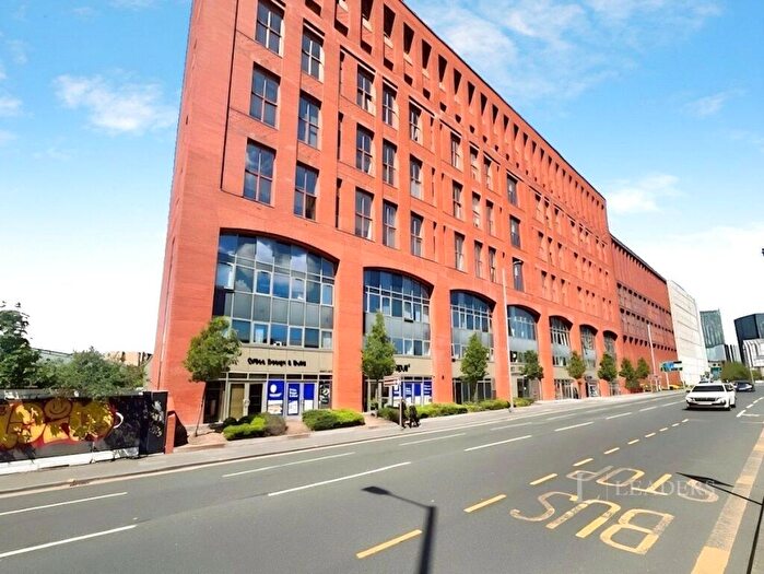 3 Bedroom Flat To Rent In Spinners Way, Manchester, Greater Manchester, M15