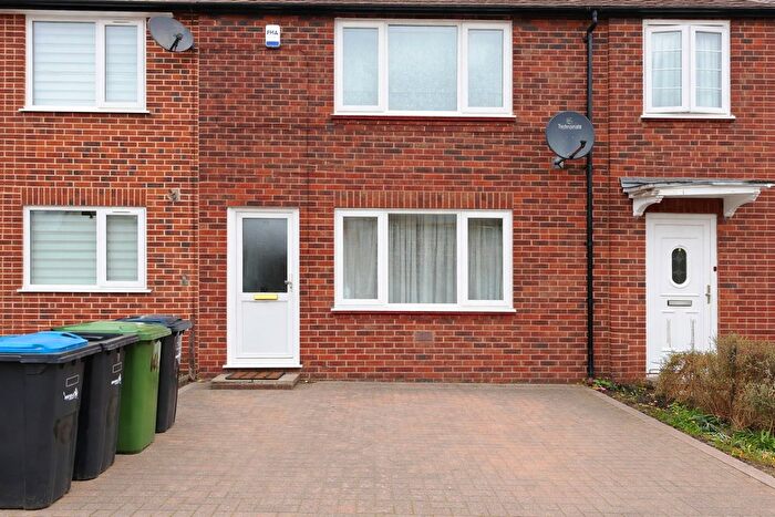 2 Bedroom Terraced House To Rent In Amersham Avenue, N18