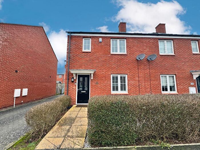 3 Bedroom End Of Terrace House For Sale In Alder Wynd, Silsoe, Bedfordshire, MK45
