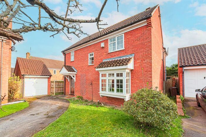 4 Bedroom Detached House To Rent In Huntingdonshire Close, Woosehill, Wokingham, RG41