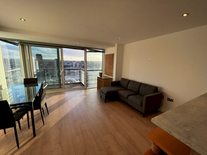 2 Bedroom Flat To Rent In Albion Street, Leeds, West Yorkshire, Uk, LS2