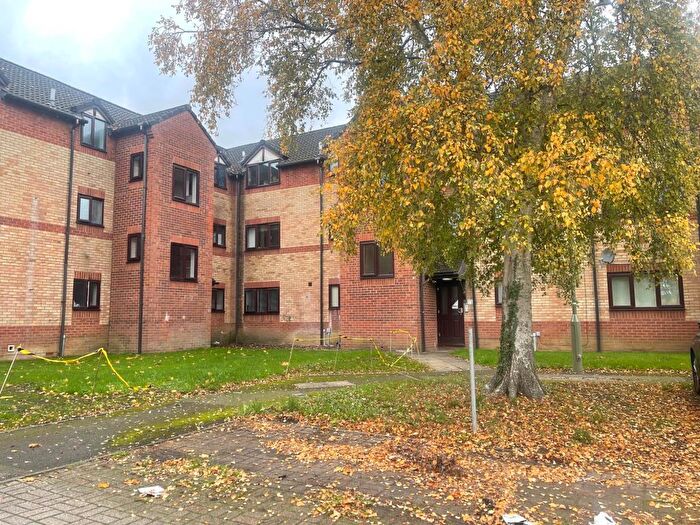 2 Bedroom Apartment To Rent In Banbury, Oxfordshire, OX16