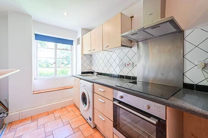 2 Bedroom Flat To Rent In Hornsey Lane, Highgate, London, N6