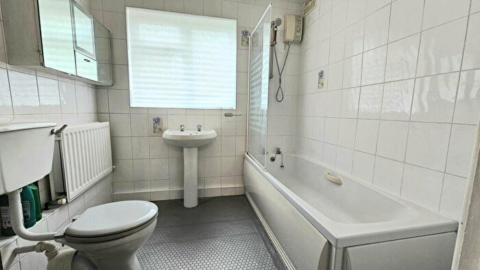 3 Bedroom Terraced House For Sale In Stourbridge, Wollaston, Vicarage Road, DY8