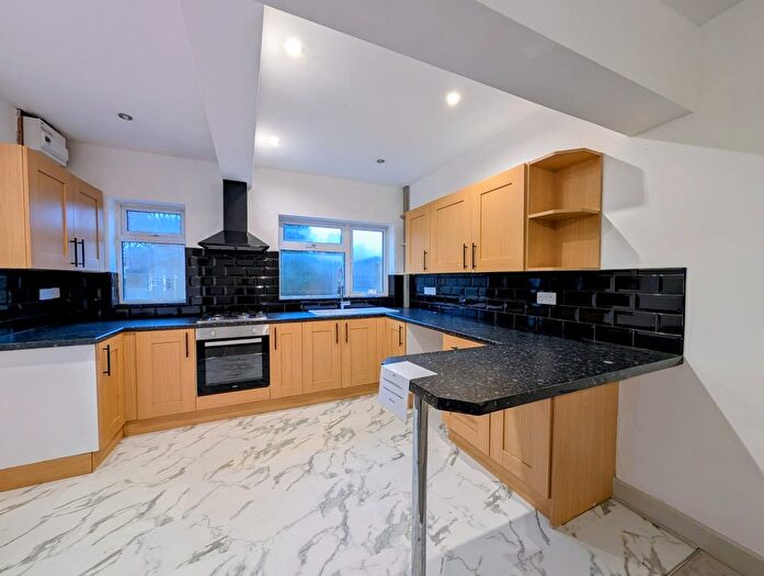 3 Bedroom Property To Rent In Neale Street, Clowne, Chesterfield, S43