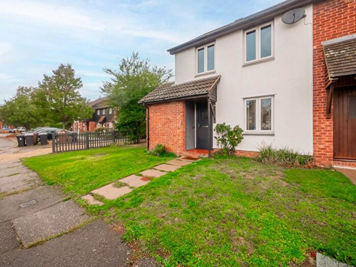 3 Bedroom Semi-Detached House For Sale In Blacklock, Chelmsford, CM2