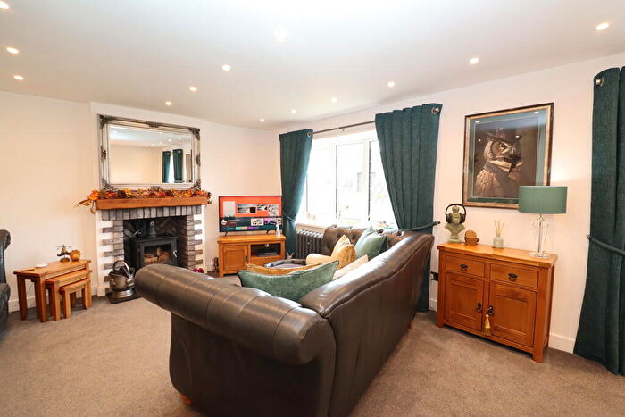2 Bedroom Detached Bungalow For Sale In Billingley Drive, Thurnscoe, S63