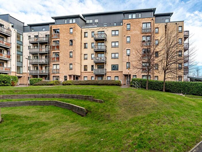 2 Bedroom Flat To Rent In Hawkhill Close, Leith, Edinburgh, EH7