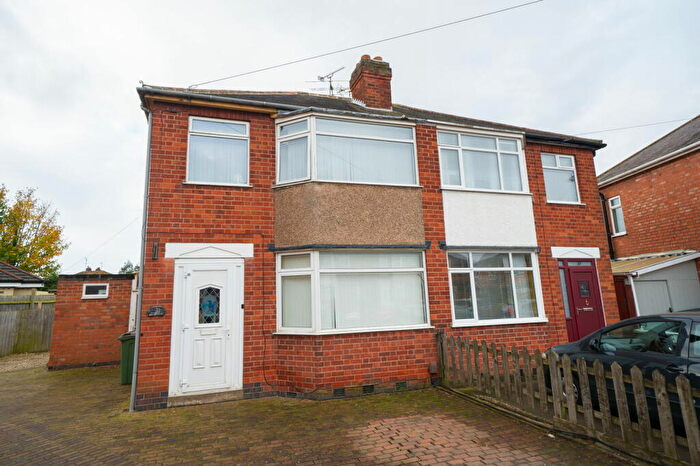 3 Bedroom Semi-Detached House For Sale In Kew Drive, Wigston, Leicester, LE18